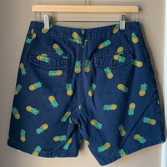 FOREVER 21 Men’s Pineapple Bermuda Shorts - Picture 5 of 6